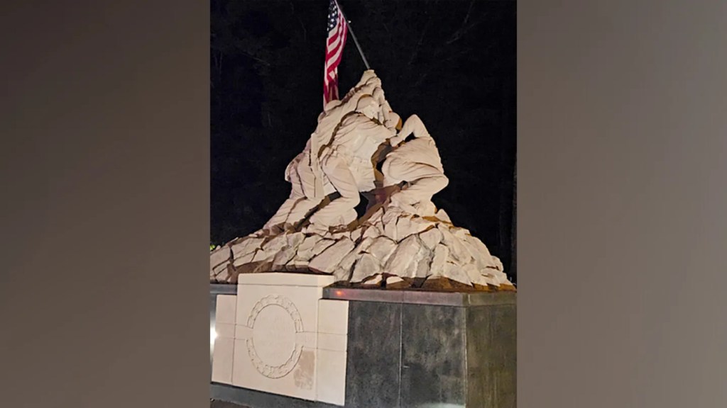 iwo-jimap-statue-damage-